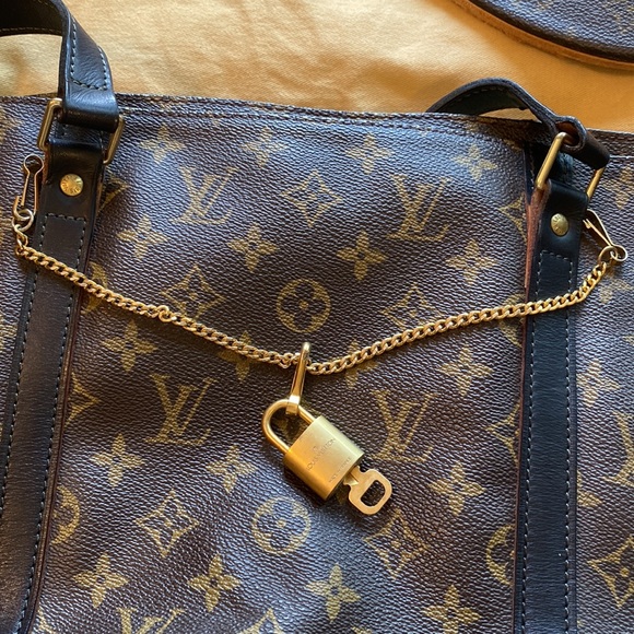Authentic Louis Vuitton Lock and Key with Chain Bag Charm - Picture 2 of 3